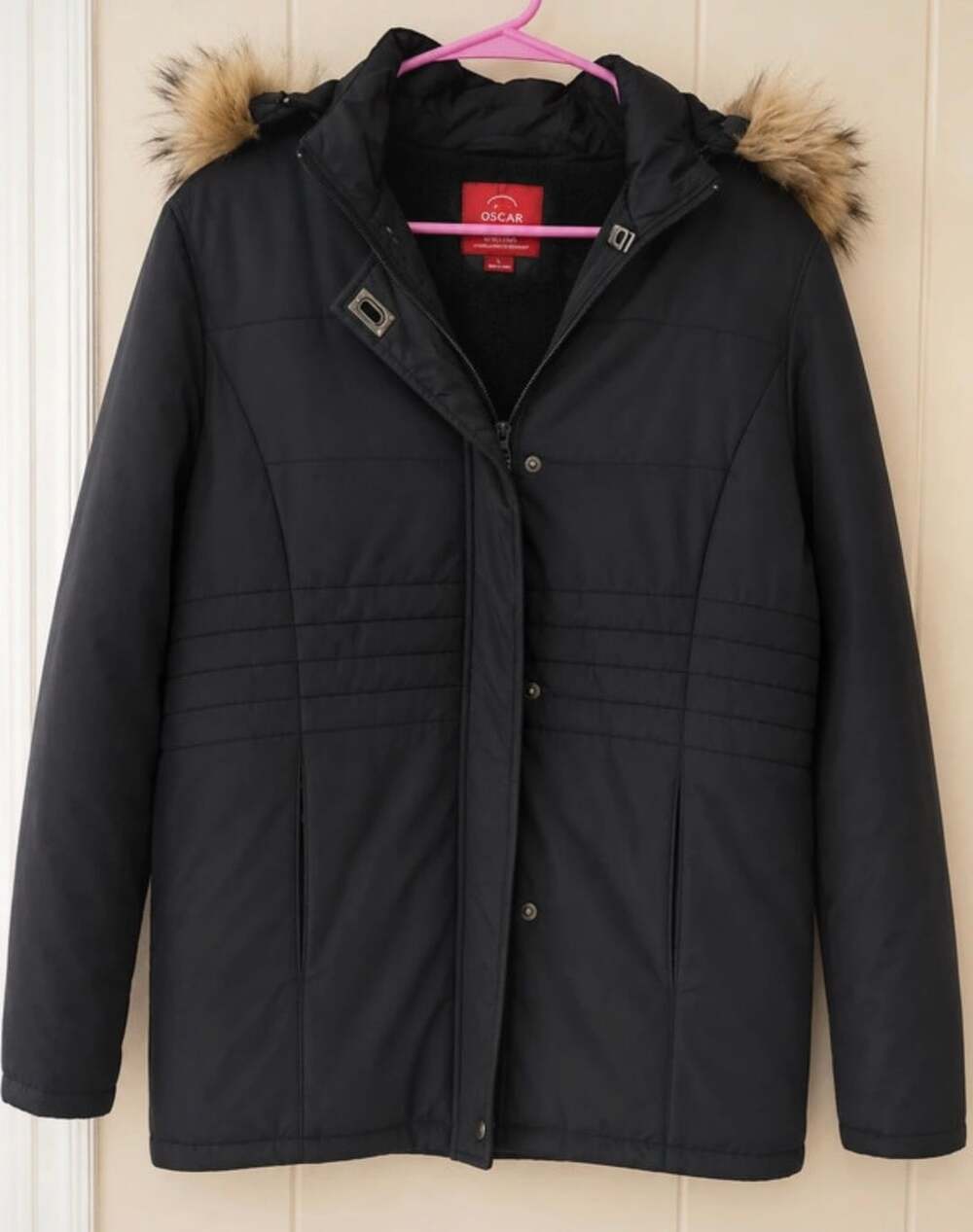 Oscar Women's Black Quilted Down Coat with Faux Fur Trim Hood Medium